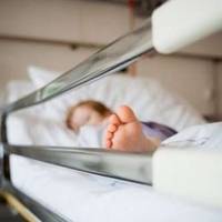 У Тернополі 10-річна дівчинка впала і знепритомніла: її рятують медики