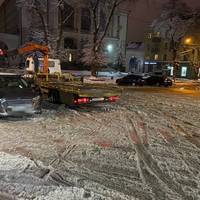 У Тернополі на штрафмайданчик забирають авто, що перешкоджають снігоочисній техніці