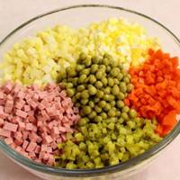 «Олів’є»: скільки коштуватиме тернополянам традиційний новорічний салат?