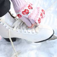 Ковзанка на Театральному майдані в Тернополі: скільки коштує розвага цьогоріч (відео)