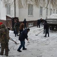 Прибираємо вулиці від снігу: у Чорткові розпочали челендж