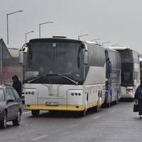 Сотні машин у чергах на польсько-українському кордоні: заробітчани масово повертаються до Європи