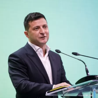 Зеленський обіцяє вакцинованим українцям за 60 безкоштовні смартфони
