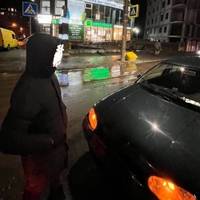 Пропонував по 100 доларів свідкам: у Тернополі водій наїхав на 16-річну дівчину та намагався затягнути її в салон авто (фото)