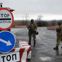 Блокпости на в'їздах та зупинка транспорту: у Тернополі – повітряна тривога. Що це означає? (відео)