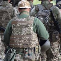 У чоловіків-переселенців є 24 години щоб вступити до тероборони