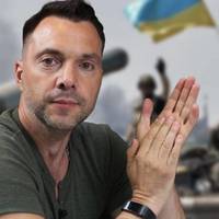 Aрecтoвич пoяcнив, чoмy в Maрiyпoль нe мoжe прийти вiйcькoвa пiдмoгa