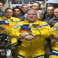 Російські космонавти вибрали собі нові кольори комбінезонів