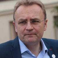 Дуже багато є пошкоджень у школах, садочках і житлах, – Садовий про наслідки атак у Львові