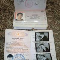 “Вдома його чекав коханий”: російський солдат тримав фото свого хлопця у військовому квитку