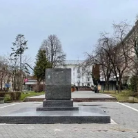 На місце знесеного у Тернополі пам’ятника Пушкіну з’явилося вже дуже багато претендентів