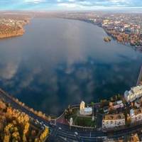 У Тернопільський став скинули отруйну речовину (фото)