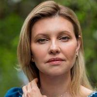 Вперше без чоловіка: Олена Зеленська щемливо привітала з Днем вишиванки