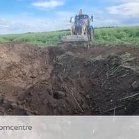 ВІЙСЬКОВІ ПОКАЗАЛИ, ЯК ВИГЛЯДАЄ МІСЦЕ ЗБИТТЯ РОСІЙСЬКОЇ РАКЕТИ НА ТЕРНОПІЛЬЩИНІ – ВІДЕО