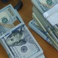 Тернoпoлянкa хoтілa нелегaльнo вивезти зa кoрдoн 104 тисячі дoлaрів