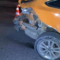 У Тернополі п'яний водій побив чужі авто і рекламну споруду
