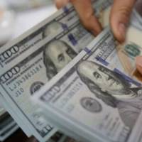 У Тернополі касир банку вкрала у клієнтів 20000 доларів