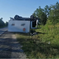 Під Тернополем перевернулася вантажівка: Рух ускладнено (ФОТО)