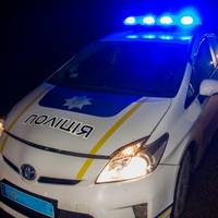 Зупинятися відмовився: у Почаєві водій на “Мерседесі” тікав від поліції