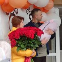 Звільнену з полону медикиню Мар'яну Мамонову разом з донечкою виписали з пологового (ВІДЕО)