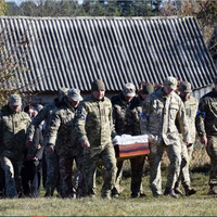 Валерій був дуже щирим і світлим… На Шумщині попрощалися з Героєм (ФОТО)