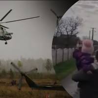 Дивись, це ж тато, – у мережі показали зворушливе відео з донькою українського пілота