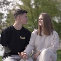 Український військовий втратив руку й хотів піти від коханої, та дівчина вирішила все інакше (відео)