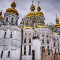 Забрати у московського патріархату Києво-Печерську, Почаївську та Святогірську Лаври