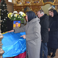 Тернопільщина поховала захисника, який помер, повертаючись на передову