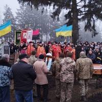 “Біль і скорбота в серці кожного”, – в громаді на Тернопільщині попрощалися з військовим
