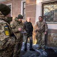 Воїни з Тернополя отримують зимову форму, термобілизну та індивідуальні аптечки - Міський голова Тернополя Сергій Надал