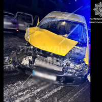 Ледь тримався на ногах: у Тернополі п’яний водій “запаркувався” у 6 автівок (ВІДЕО)