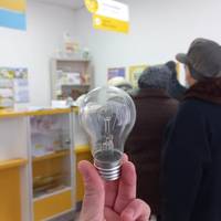 Безкоштовних лампочок на Тернопільщині більше не буде? Як програму Уряду “запороли” на місцях