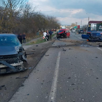 Біля Тернополя розбилося декілька автомобілів: є травмовані