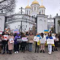 Тернополяни майже тиждень протестують під собором УПЦ МП на Коновальця (відео)