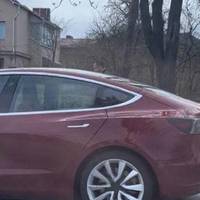 У Тернополі водій “Тесли” на смерть збив жінку