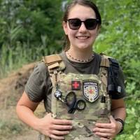 Студентка з Тернополя рятує життя військових на передовій