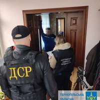 Незаконно переправили 24 військовозобов’язаних за кордон: На Тернопільщині судять бізнесмена та водіїв