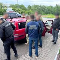 На Тернопільщині офіцер вимагав 500 дол. в підприємця за не вилучення авто для ЗСУ