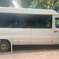 У Тернополі зіткнулися бус та автобус: неповнолітня дівчина у лікарні (ФОТО)