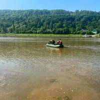 На Дністрі шукають 16-річного юнака, який зник під водою, його друзів – врятували