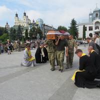 Тернопільщина попрощалася з командиром розвідувального відділення, котрий загинув на Запоріжжі