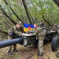 На бойовій гарматі писали диктант національної єдності військові 44-ої артилерійської бригади з Тернополя (фото)