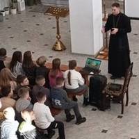 Шкільний капелан та біблійні історії: міська школа Тернополя сколихнула своєю «новацією» суспільство