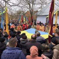 На Тернопільщині в останню земну дорогу провели 21-річного воїна-захисника (фото)