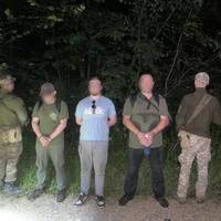 Групу ухилянтів з Тернополя зупинили за кількасот метрів від кордону