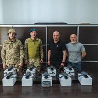 Наші морпіхи отримали чергову партію дронів Mavic 3 від Тернопільської громади