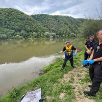На Тернопільщині з Дністра дістали потопельника (фото)