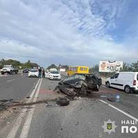 Водій виїхав на зустрічну смугу: деталі ДТП у Смиківцях (Фото)