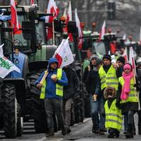 Польська влада була проти відновлення блокування вантажівок на кордоні з Україною, але фермери оскаржили рішення